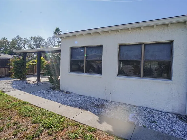 929 Lantana Ave — Photo 36