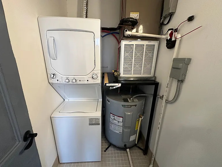 202 Hanover St #2D — Photo 8