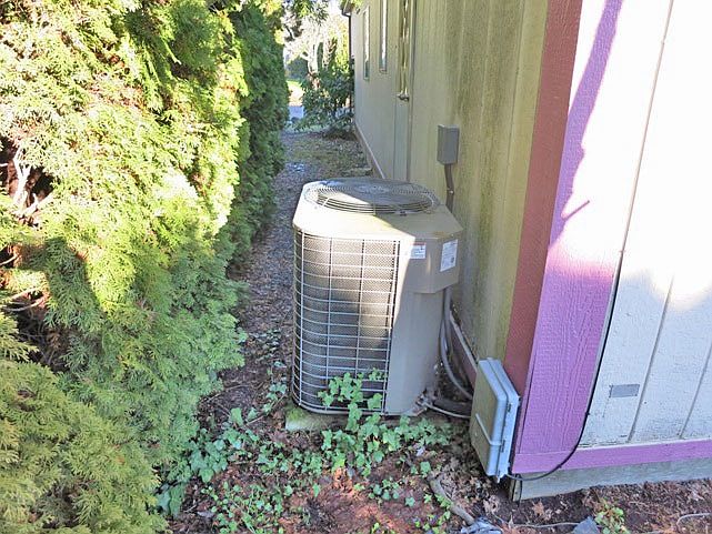 2nd image of 1602 NE Riverside Dr Unit 40