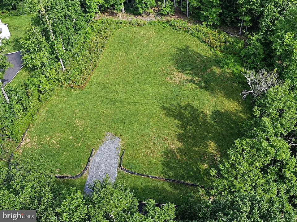 1st image of 10 Belleview Ter