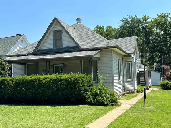 336 N 2nd St, Lindsborg, KS 67456