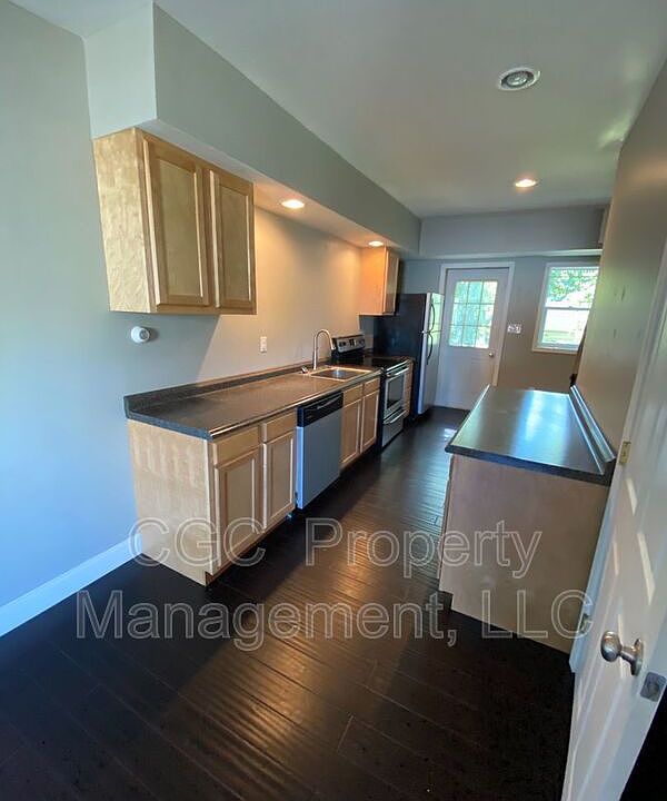 1st image of 4 Salisbury St #1
