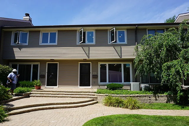 1144 Meadow Rd photo 1