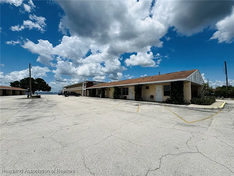 1001 Lakeview Dr — Photo 16