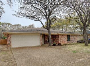 405 Pecan St, Azle, TX 76020