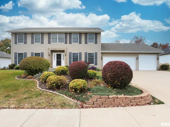 604 Stagecoach Trl, Le Claire, IA 52753