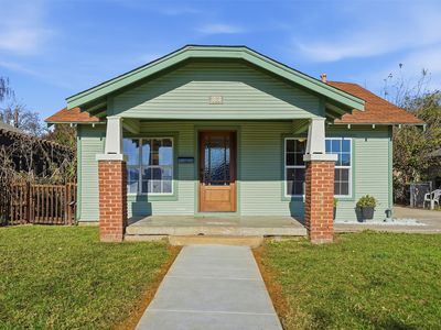 3958 Lisbon St, Fort Worth, TX, 76107