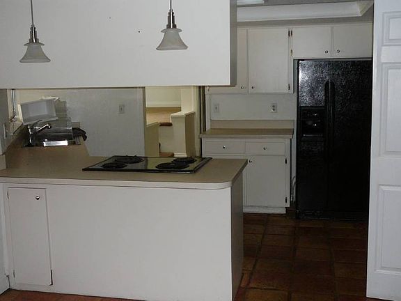 5th image of 3817 Southview Dr