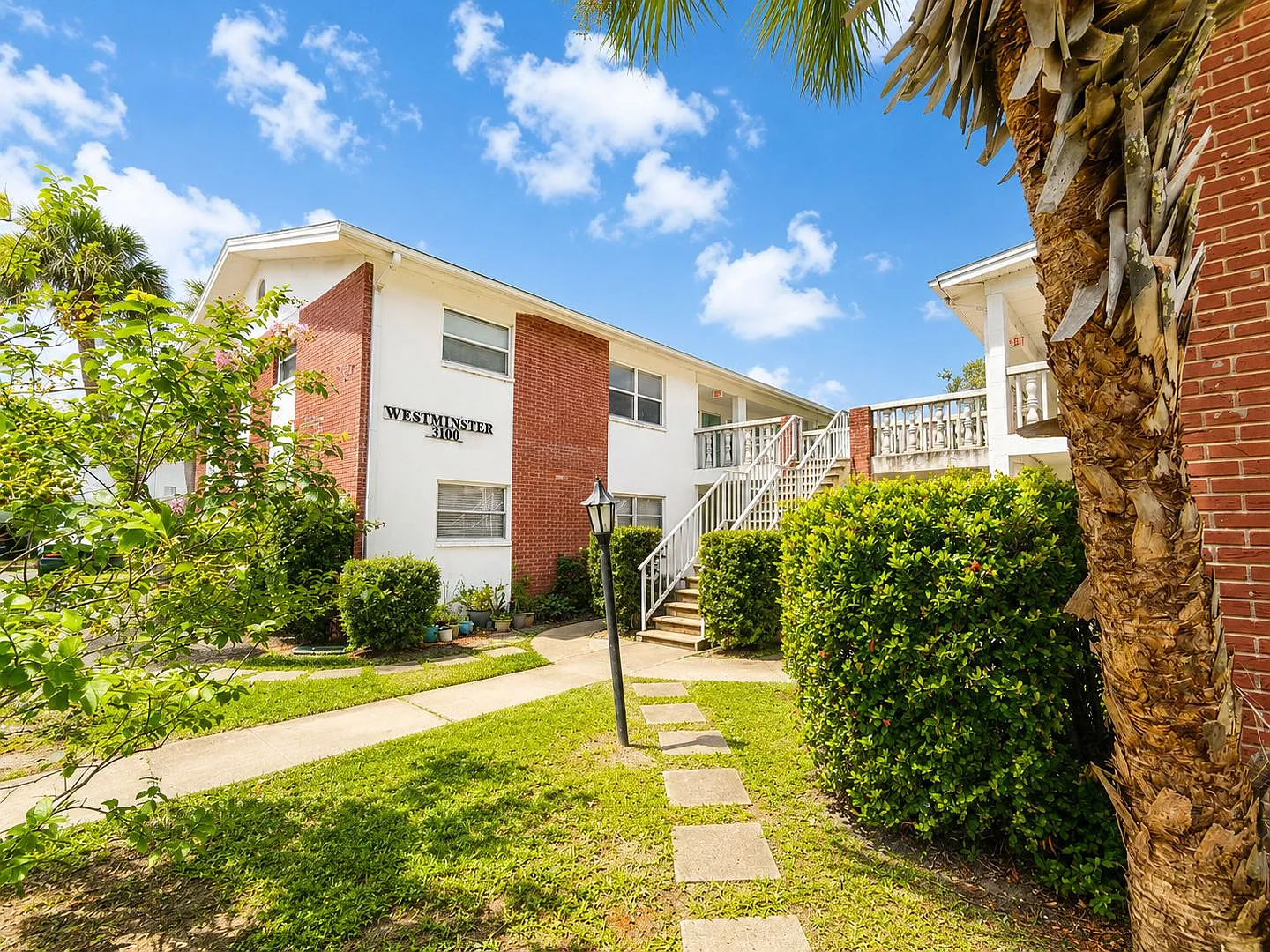 Move-In Special! Beautiful 2BR/1BA Apartment Up to $1,000 Off — Photo 1