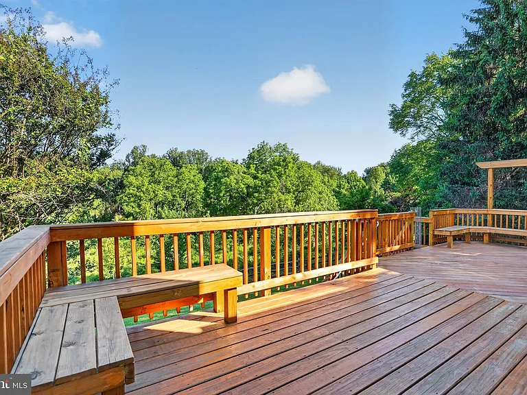 7705 Zulima Ct — Photo 32