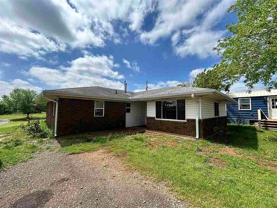 1st image of 203 Carpenter Pl
