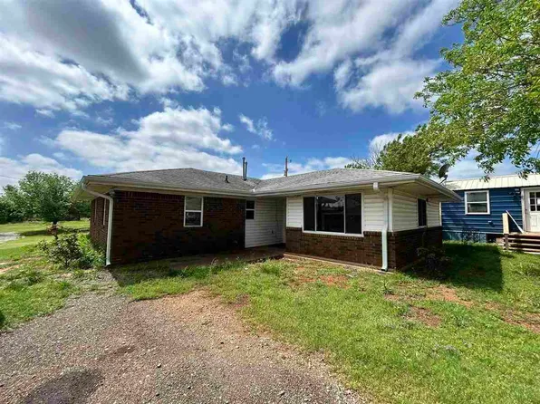 203 Carpenter Pl, Carney, OK 74832