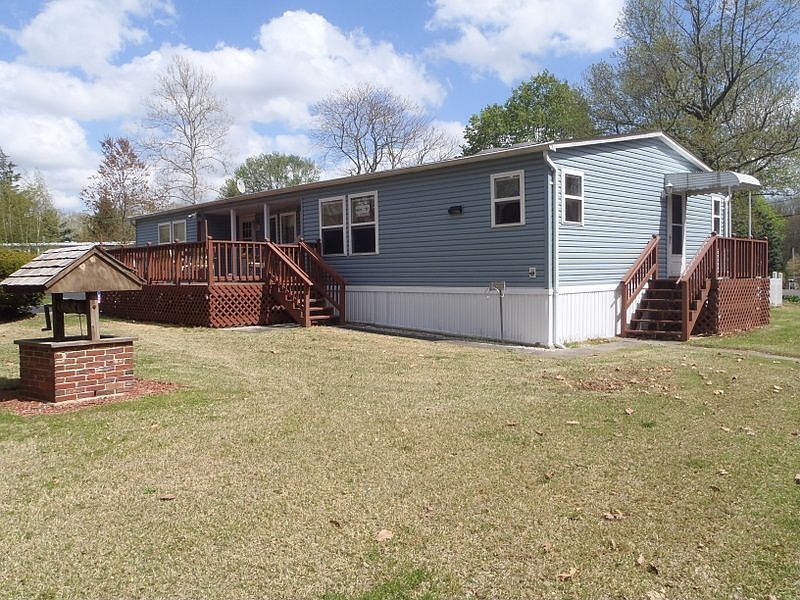 1st image of 301 Circle Dr