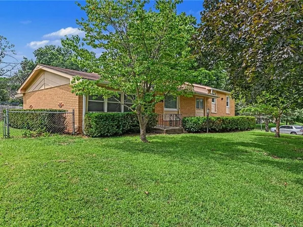 1506 Tamara Dr, Saint Joseph, MO 64506