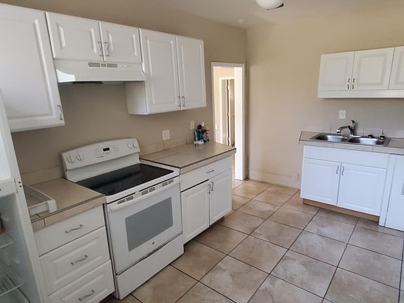 3rd image of 1320 E Central Blvd APT D