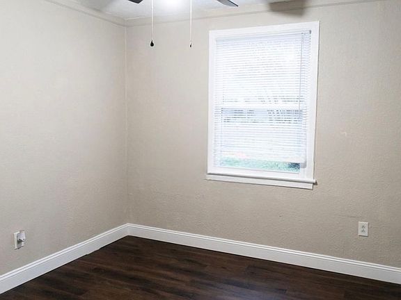 4th image of 1410 Chicago Ave NE #4