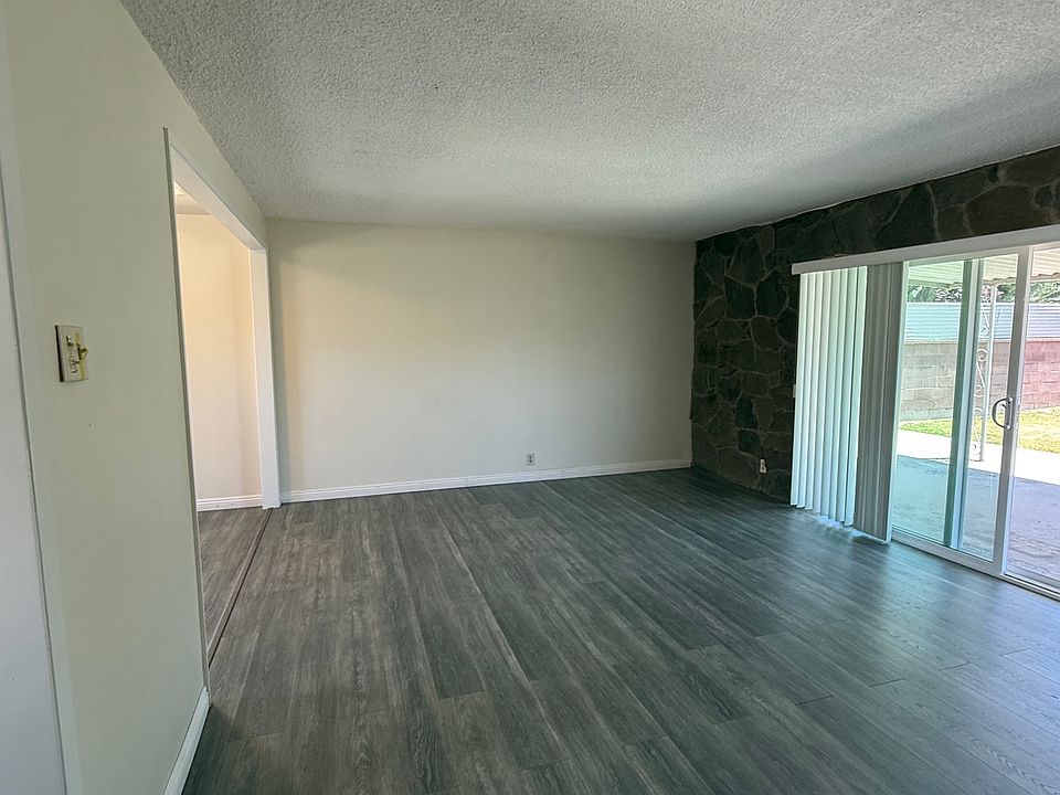 2nd image of 3179 Tevis Ave