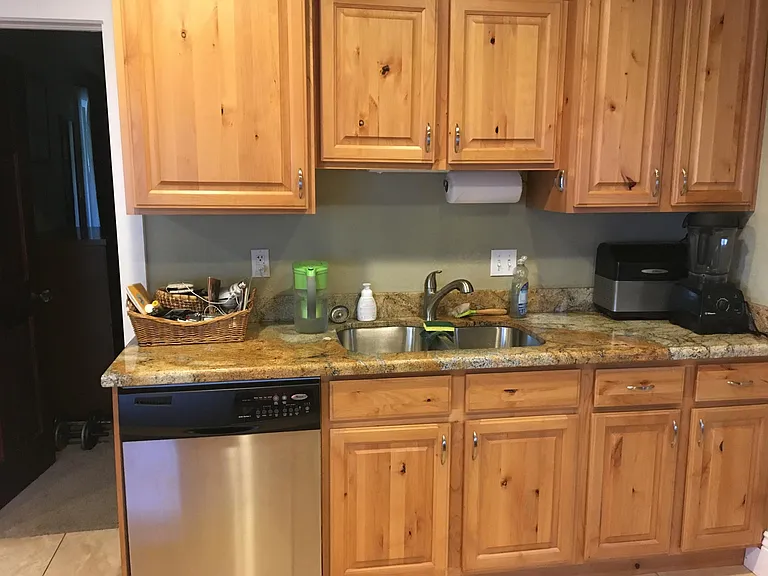 1382 S Green St — Photo 27