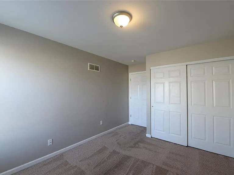 4644 Richmond Forest Dr — Photo 32