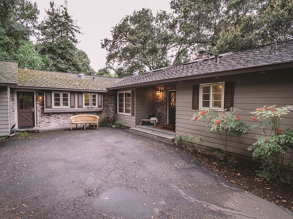 1st image of 25560 Fernhill Dr