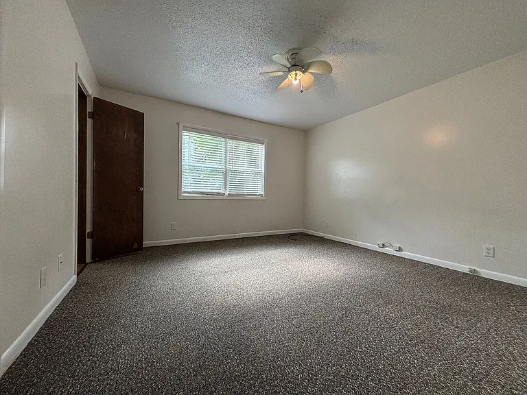 124 E Saltwood Pl — Photo 12