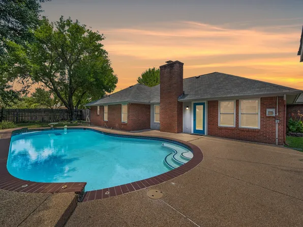 100 Downwood Dr, Burleson, TX 76028