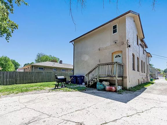 4th image of 918 Division St #1/2