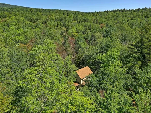 1749 Middletown Road, Andover, VT 05143