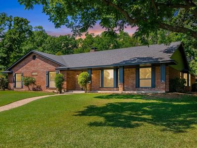 101 Hollyhill Ln, Denton, TX, 76205