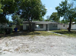 930 SW 29th Way, Fort Lauderdale, FL 33312