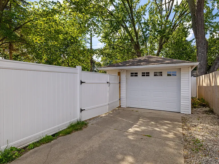 511 Coolidge Rd — Photo 63