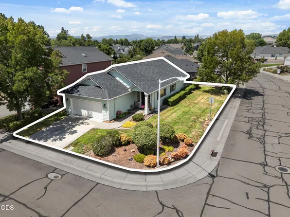 2783 Parkwood Village Ln, Central Pt, OR 97502