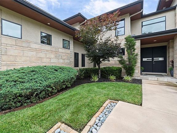 4th image of 6537 Ridge Rd