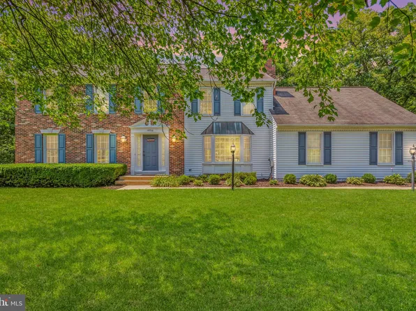 14952 Red Post Ct, Centreville, VA 20121