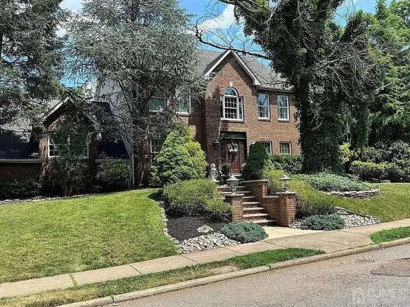 74 Robins Pl, Metuchen, NJ 08840