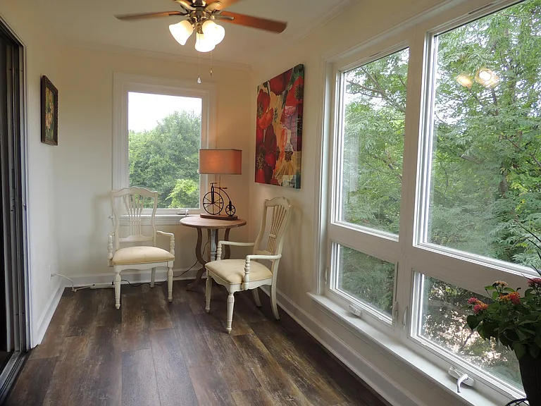 325 Laurens St SW #D7 — Photo 9