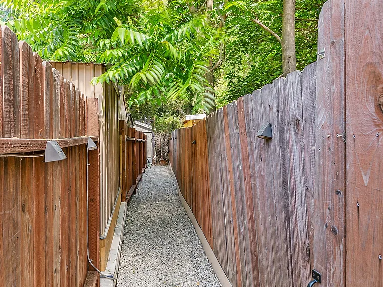 1446 Old Topanga Canyon Rd #A — Photo 14