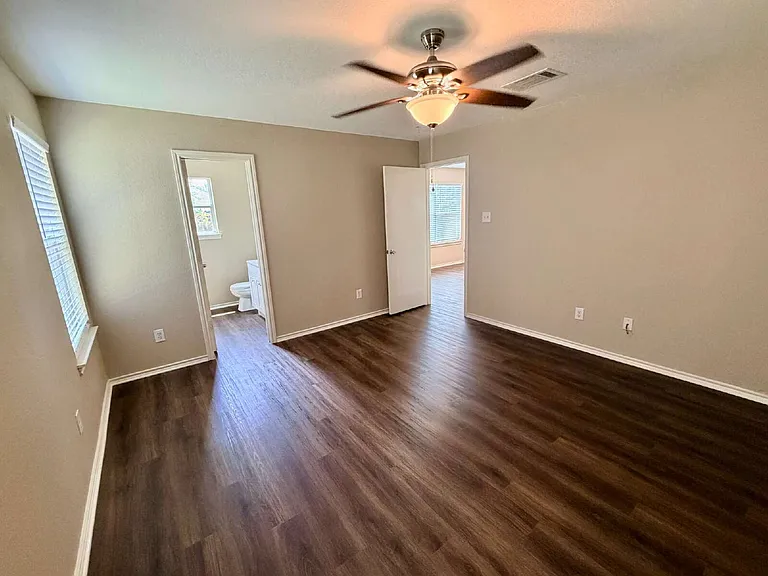 3403 Wickham Ln — Photo 10