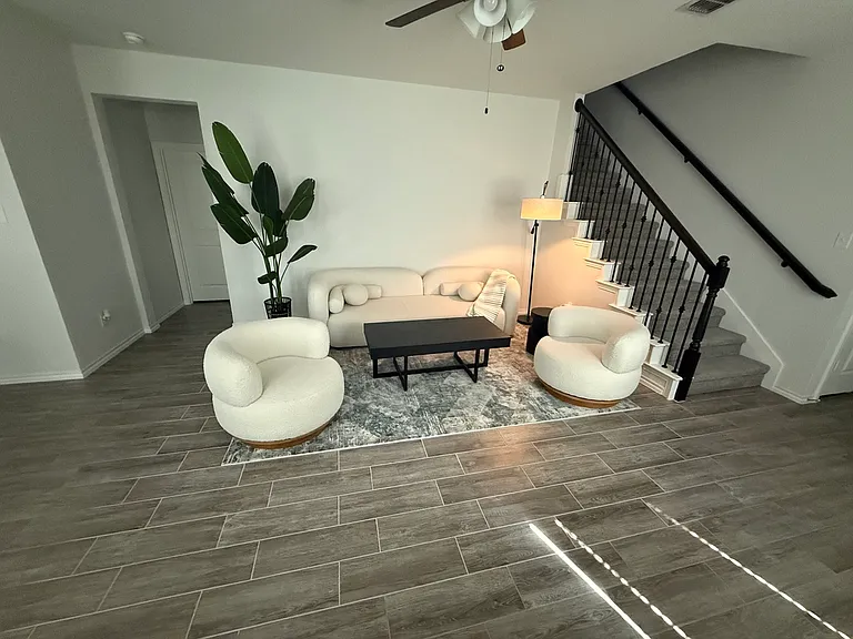 932 Crockett St — Photo 22