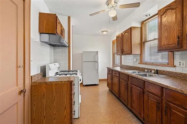 5345 Swope Pkwy — Photo 7