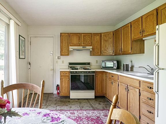 4th image of 51263 Helmen Ave
