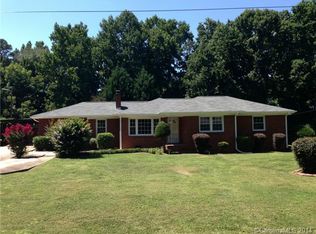 6109 King George Dr, Charlotte, NC 28213
