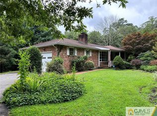 416 Grace Hill Rd, Monroe Township, NJ 08831