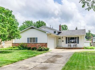 2119 Vinewood Dr, Parma, OH 44134