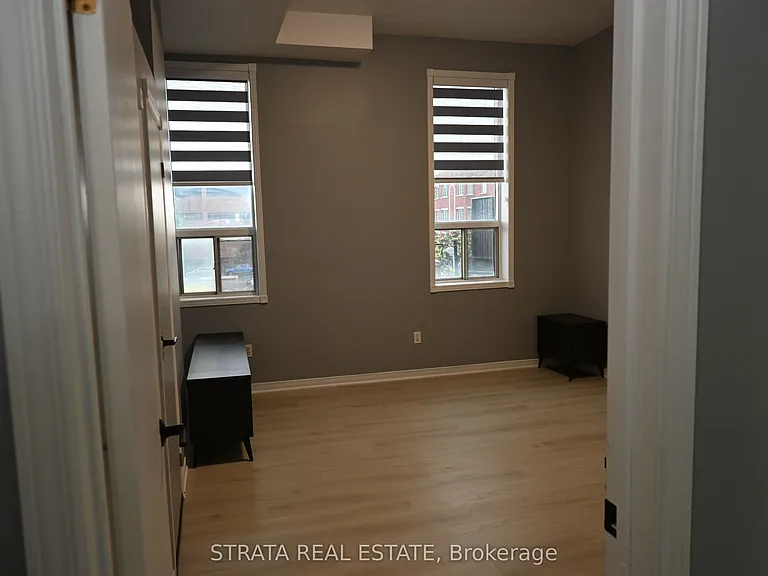 199 King St E #1 — Photo 12