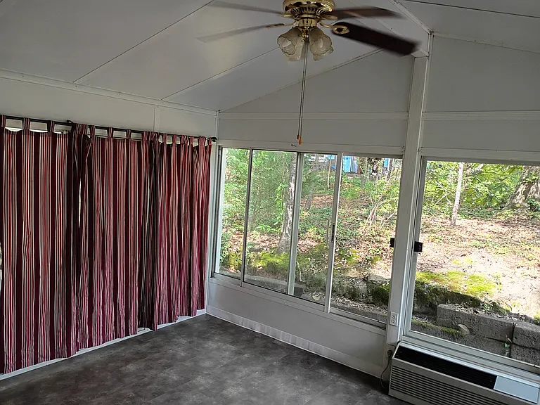 1378 Noel Dr — Photo 11
