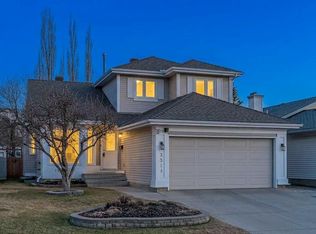3513 NW Douglas Woods Hts SE, Calgary, AB T2Z 2E9