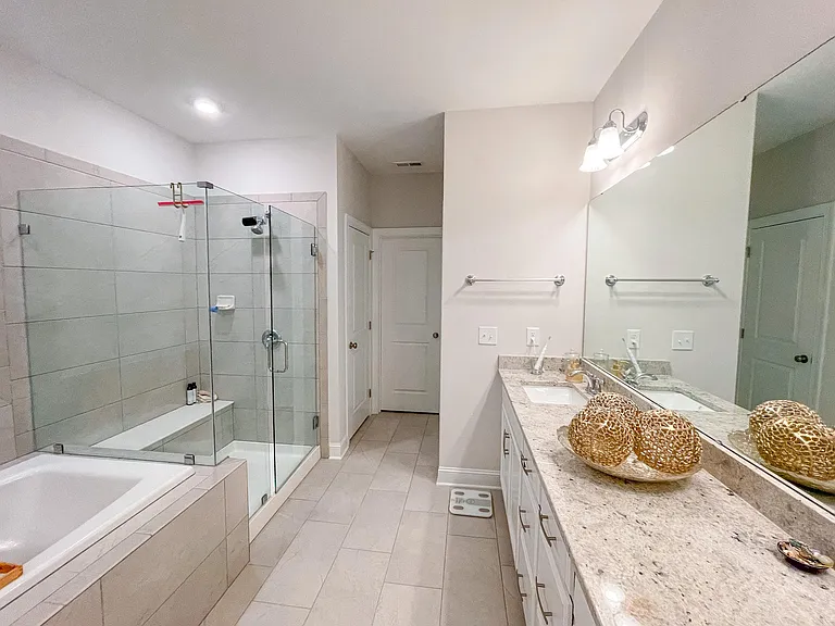 121 Sweet Briar Ln — Photo 9