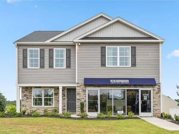 818 Merriweather Dr, King, NC 27021