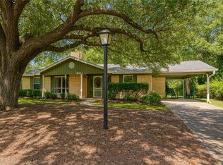 80 Golfview Dr, Hilltop Lakes, TX 77871